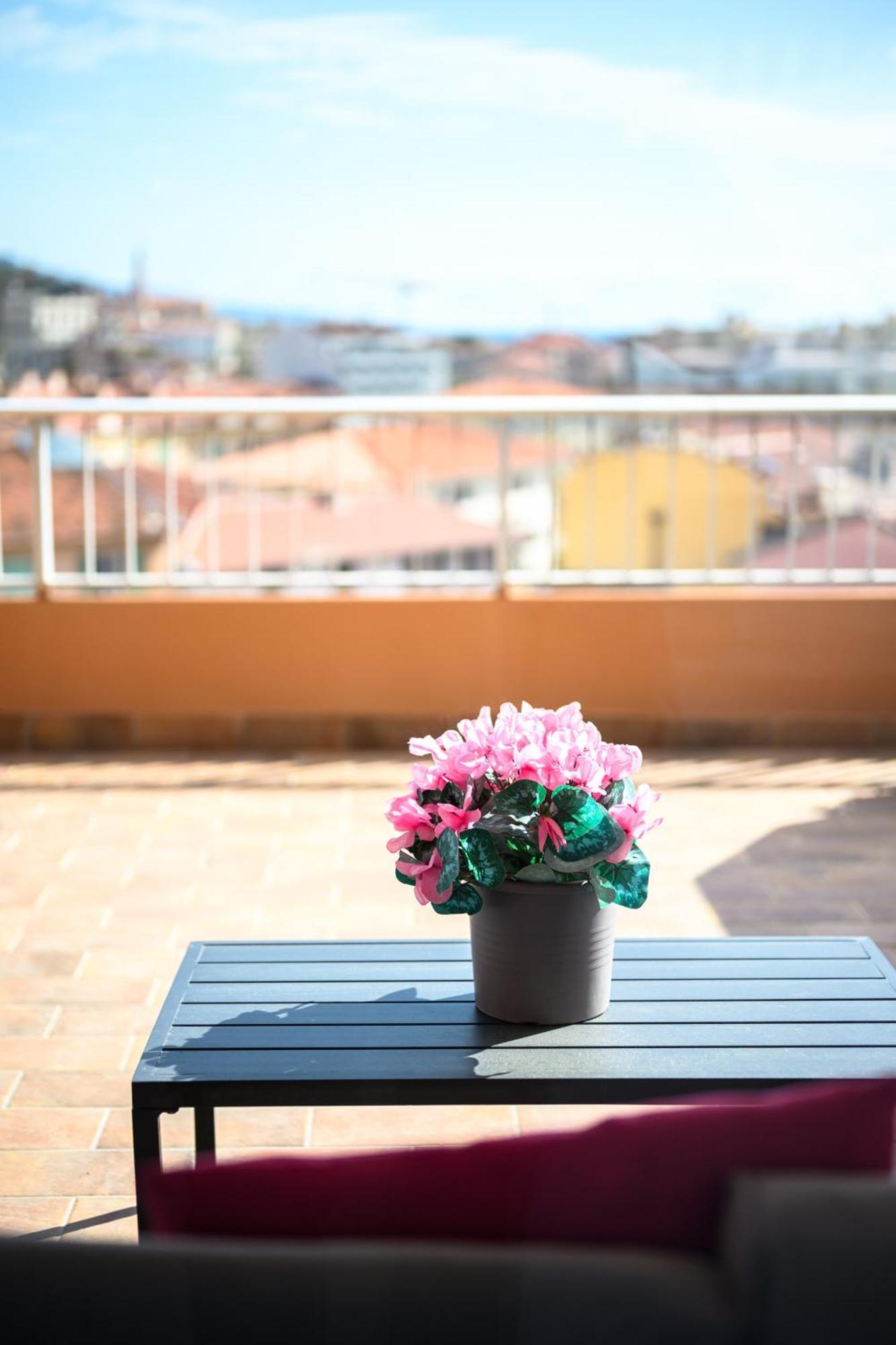 'L'Alicante Proche' Gare, Terrasse, Vue Mer Menton Exterior foto